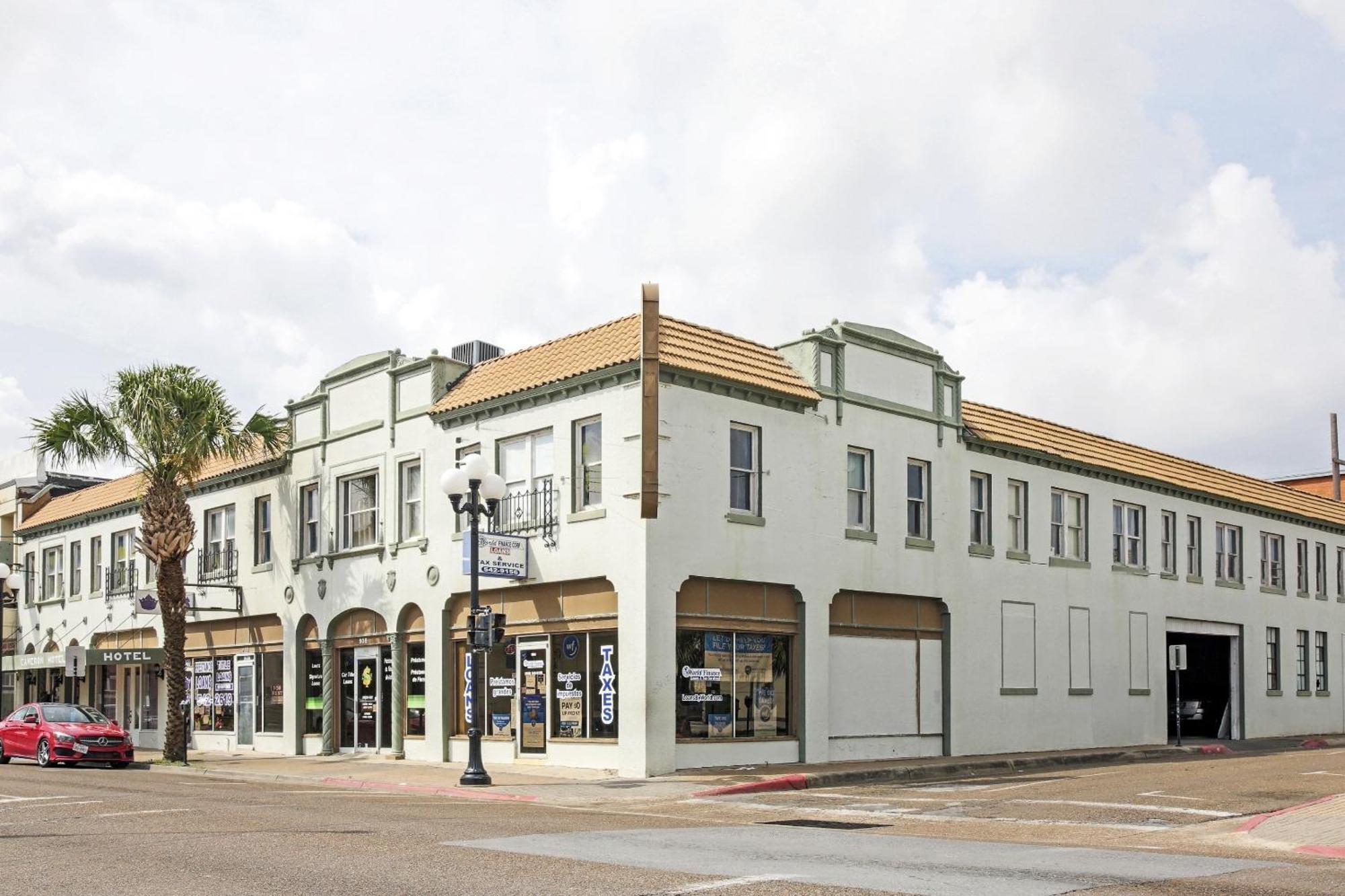 OYO Cameron Historic Hotel Brownsville I-69E Extérieur photo