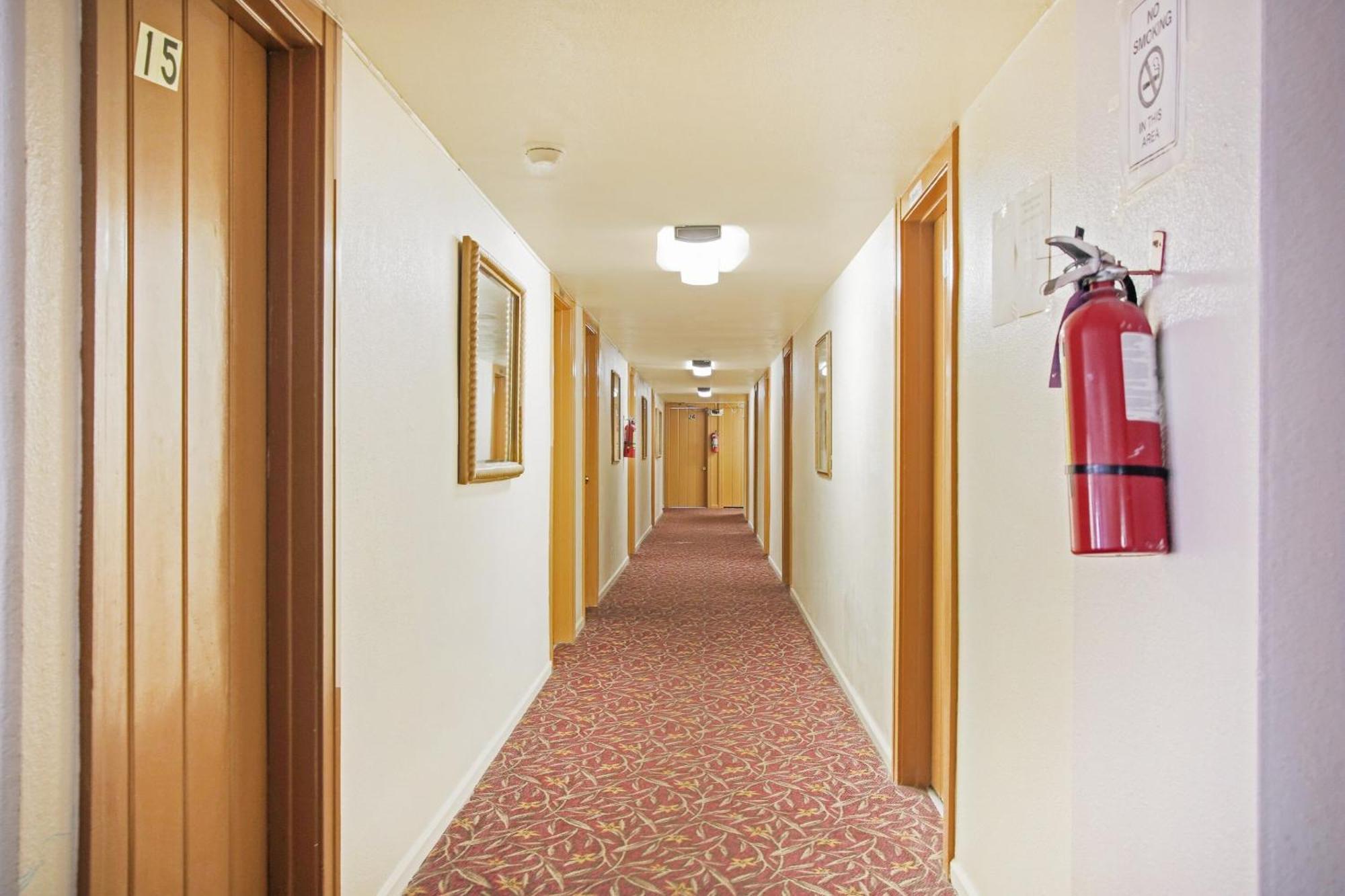 OYO Cameron Historic Hotel Brownsville I-69E Extérieur photo