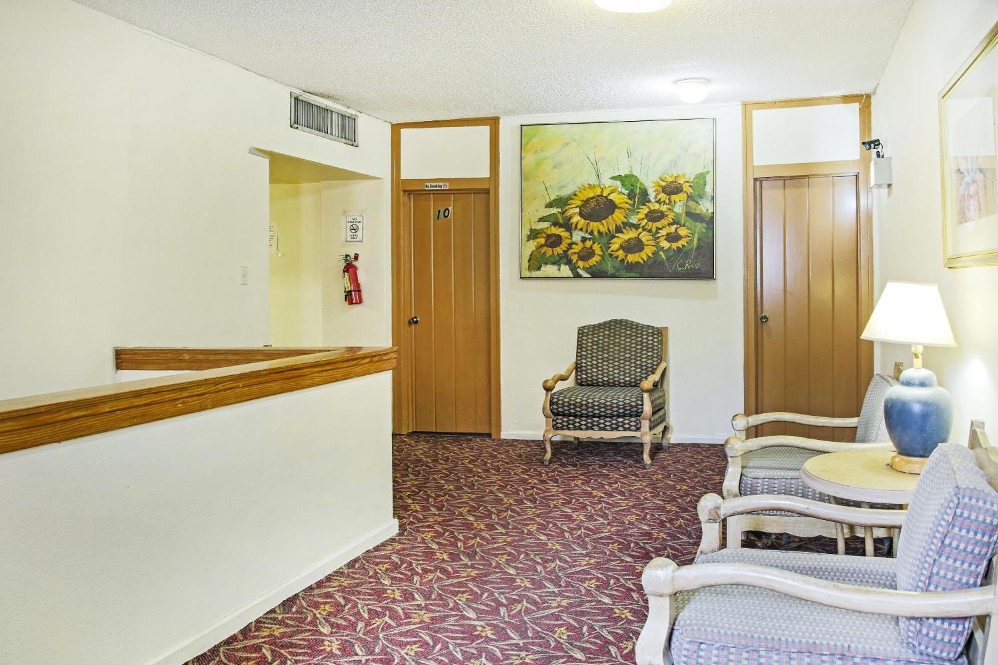 OYO Cameron Historic Hotel Brownsville I-69E Extérieur photo